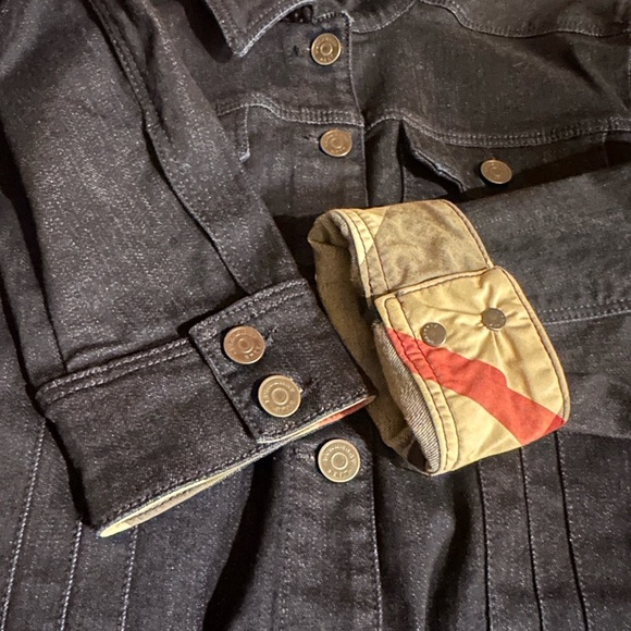 Burberry blue wash Denim Jacket size 12 runs small - Picture 11 of 11
